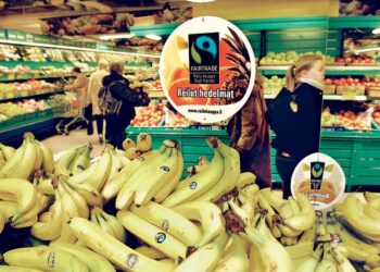 Monet Reilun kaupan tuotteista ovat kahvin, banaanin ja appelsiinin kaltaisia perushyödykkeitä, joita kulutetaan taloustilanteesta riippumatta. Kuvassa Reilun kaupan banaaneja helsinkiläisessä S-marketissa.