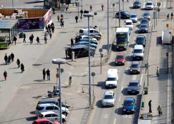 Autottomana päivänä kehotetaan vaihtamaan henkilöauto kevyeen tai julkiseen liikenteeseen.
