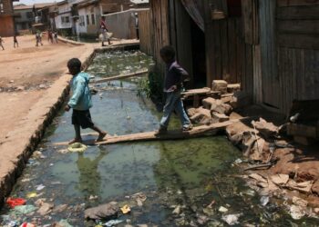 Avoviemärit ovat arkipäivää Madagaskarin pääkaupungin köyhillä alueilla, kuten Ankorondrano-Andranomaheryssa.
