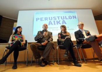 Paneelissa keskustelivat Kaisu Suopanki (vas.), Jouko Kajanoja, Outi Alanko-Kahiluoto ja Lasse Männistö.