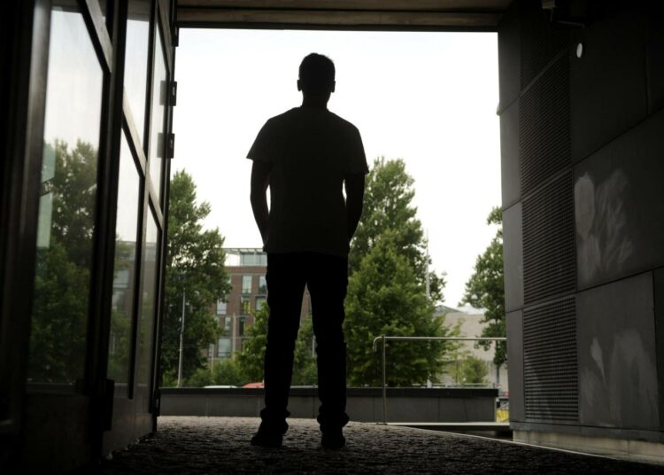 Pienituloisuus aiheuttaa syyllisyyden tunteita ja eristäytymistä.