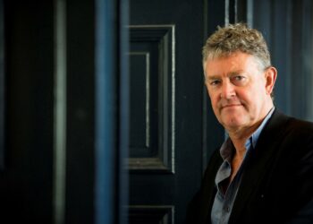 Taloustieteilijä Trevor Evans tekisi Euroopan keskuspankista vastuullisen europarlamentille.