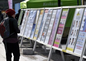 Palkansaajakeskusjärjestöt haluavat herättää jäsenistönsä vaaliuurnille.