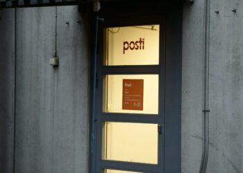 Puolet Postista sijoitetaan perustettavaan kehitysyhtiöön.