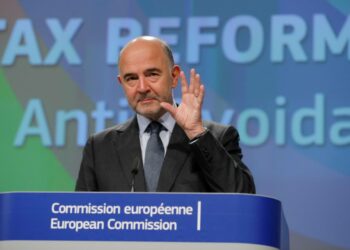 EU:n talousasioista vastaava komissaari Pierre Moscovici esitteli komission esittämää yritysverouudistusta 26. lokakuuta Brysselissä. Finnwatch esittää, että EU:ssa toimien suuryritysten maakohtaiset verotiedot julkistetaan, jotta ne saataisiin tutkijoiden käyttöön.