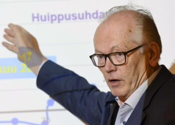Elinkeinoelämän keskusliiton johtaja Jussi Mustonen EK:n suhdannebarometrin julkistamistilaisuudessa maanantaina