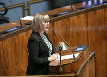 "Ilman julkisen sektorin naisvaltaisia aloja ei ole olemassa yksityisen sektorin tuottavuutta tai verotuloja", Aino-Kaisa Pekonen sanoi.
