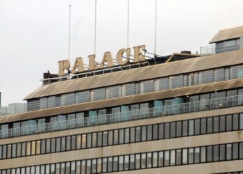 Eteläranta 10:n työnantajalinnake on saanut Orpon hallitukselta kaiken haluamansa, mutta höveleitä ovat olleet muutkin halitukset siinä toivossa, että massiiviset veroalet saisivat talouden käyntiin.